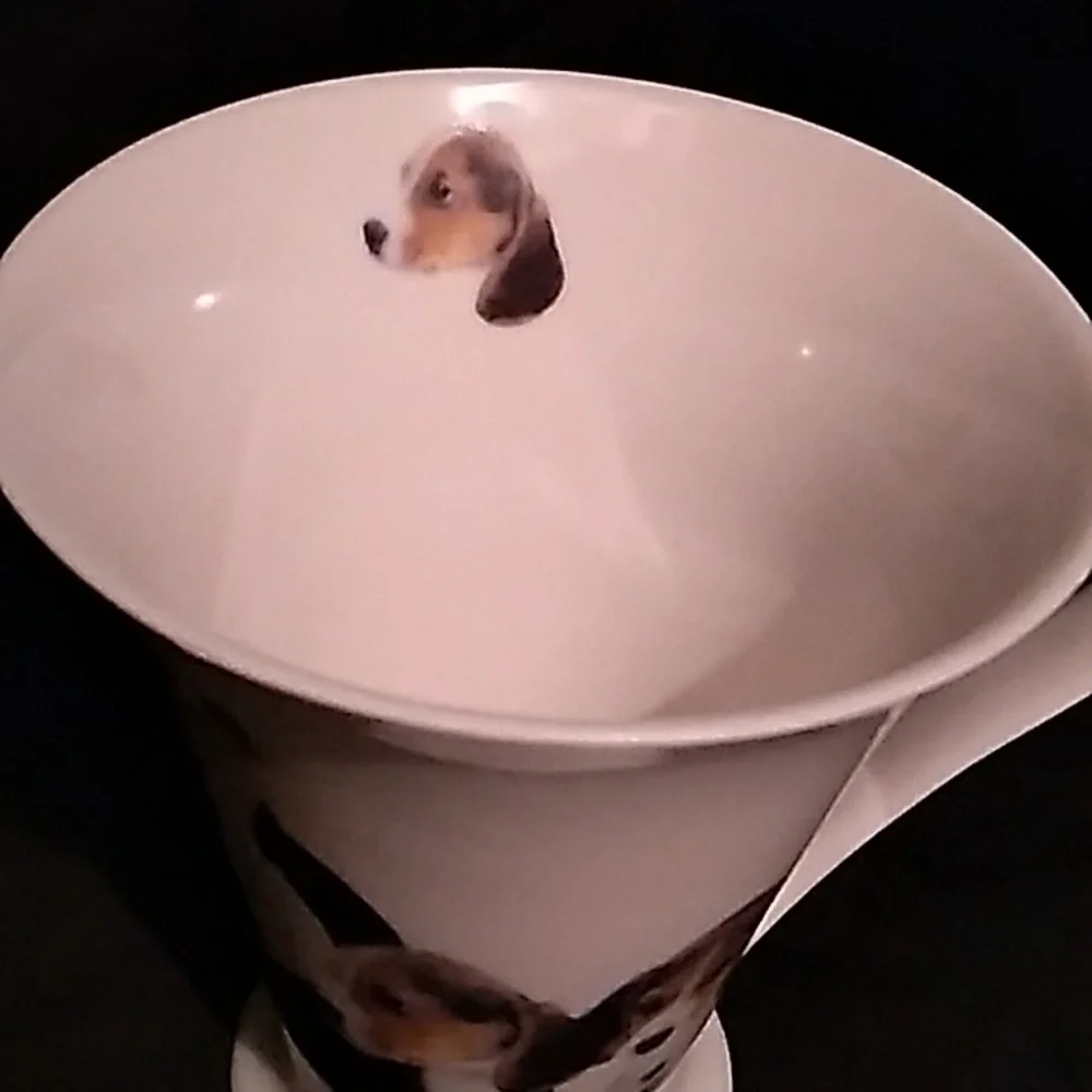 Fluted Shape Ceramic Mug with Beagle Puppy Design (B2) - Picture 2 of 7